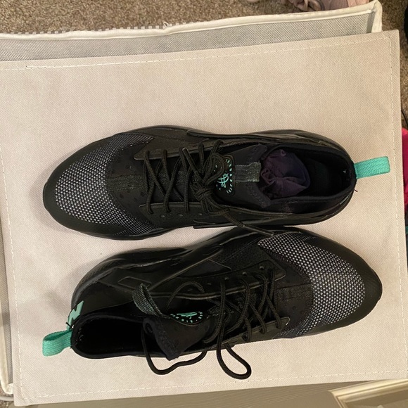 Nike Huarache 6Y - Picture 3 of 3